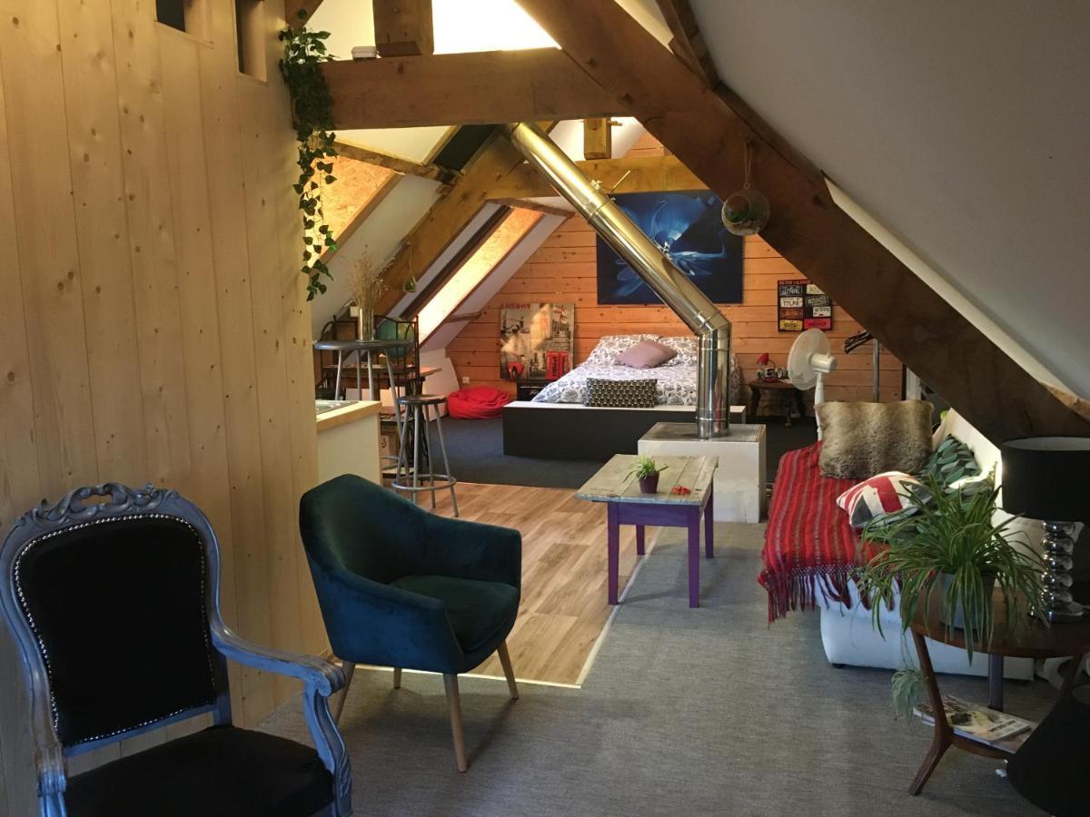 Chez Fred Avec Vue Sur Le Chateau Angles-sur-lʼAnglin Exterior foto
